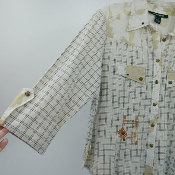 Mesmerize Button Up Shirt Women L Check Western Embroidered Studs 3/4 Sleeve NWT - Picture 4 of 10